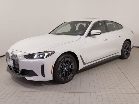 Used 2025 BMW i4 xDrive40i w/ Premium Package AWD/4WD image 3