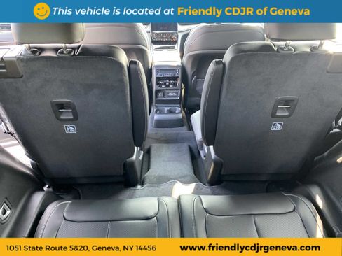 Used 2025 Jeep Grand Cherokee L Limited w/ Luxury Tech Group II image 15