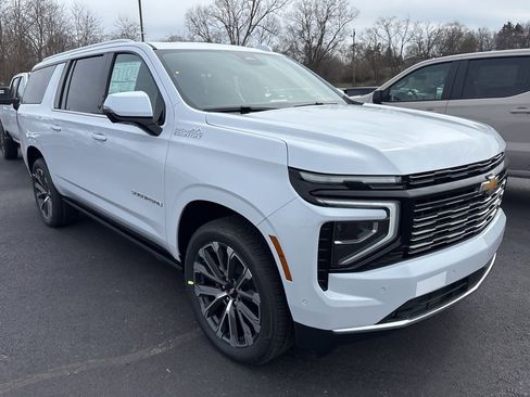 New 2026 Chevrolet Suburban High Country image 2