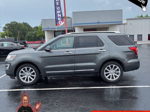 Used 2017 Ford Explorer Limited AWD/4WD image 2