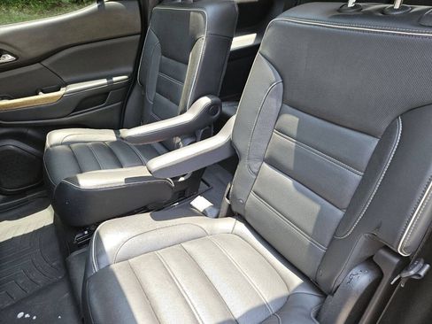 Used 2018 GMC Acadia Denali w/ Technology Package AWD/4WD image 13