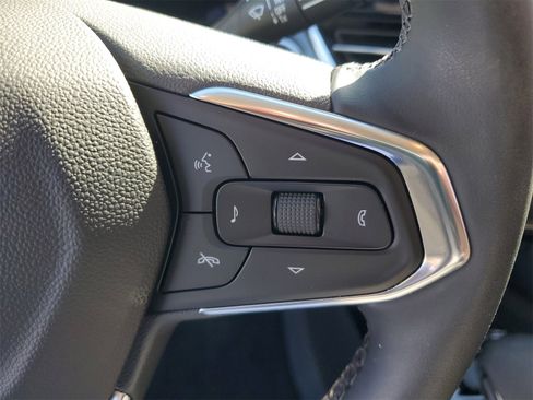 Used 2025 Chevrolet Trax ACTIV w/ Sunroof Package image 21