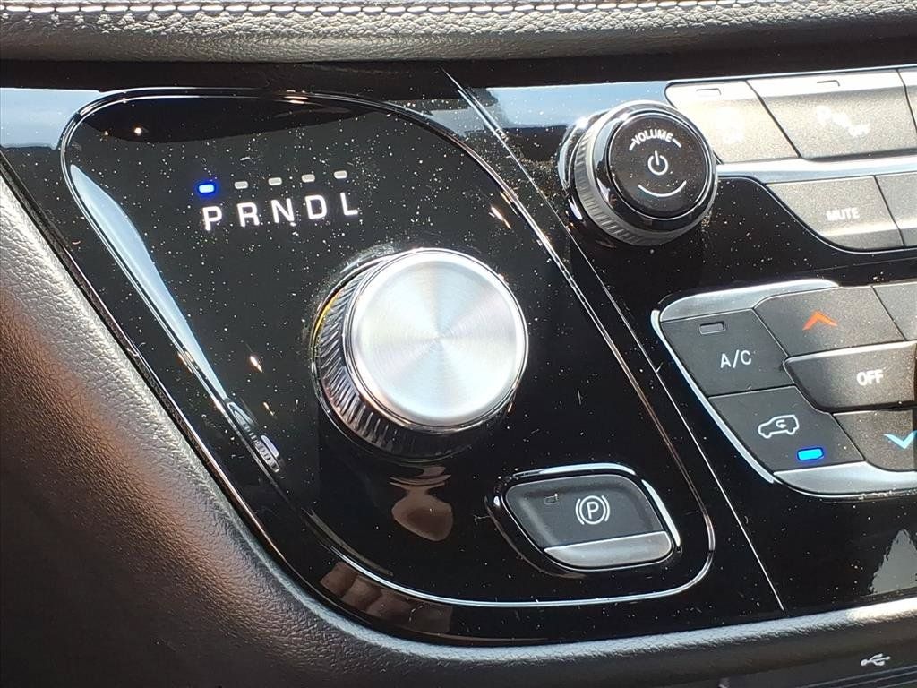 New 2027 Chrysler Pacifica Select FWD image 30