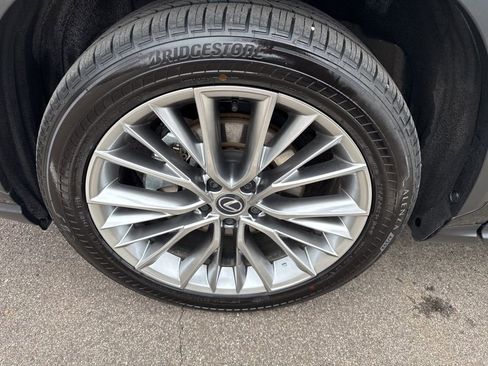 Used 2025 Lexus NX 350h AWD w/ Accessory Package (2T) image 4