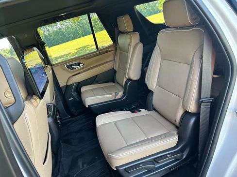 Used 2023 Chevrolet Tahoe Premier w/ Premium Package 2 RWD image 18