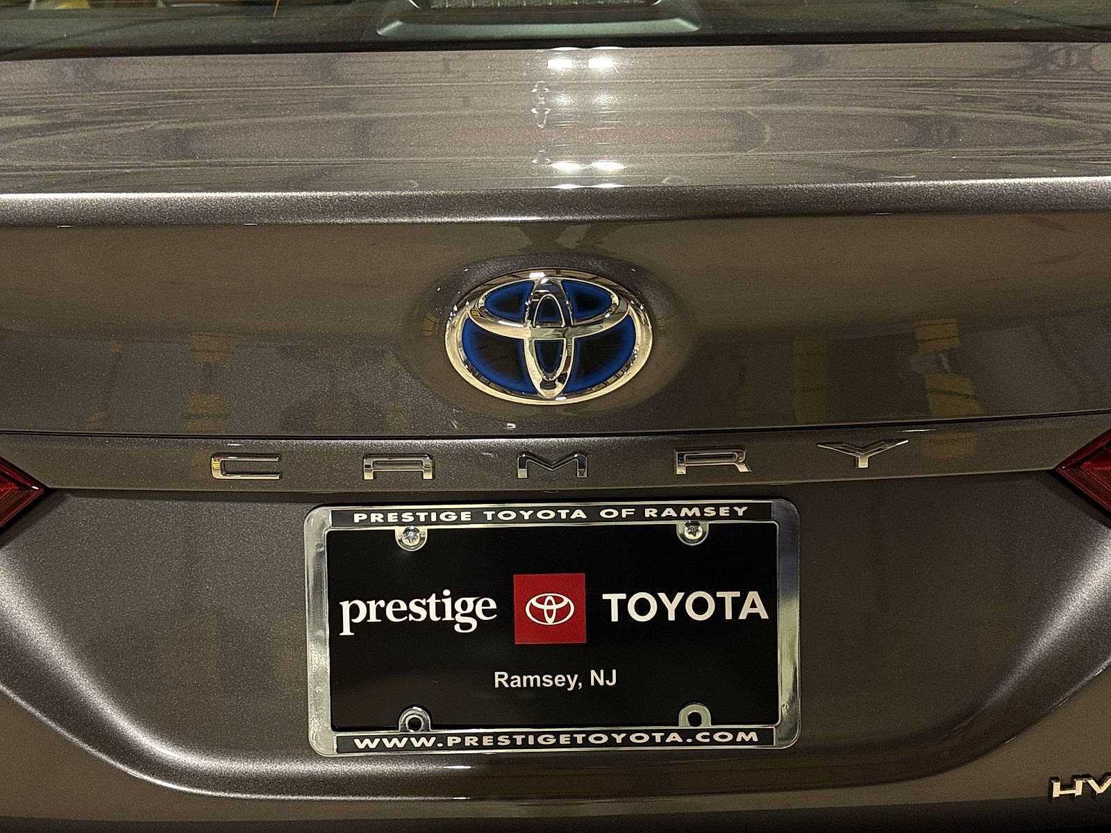 Used 2023 Toyota Camry XLE w/ Cold Weather Package FWD image 25