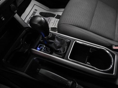 Used 2017 Toyota Tacoma SR5 image 21