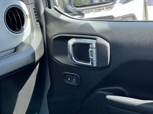 Used 2024 Jeep Wrangler Sport S image 37