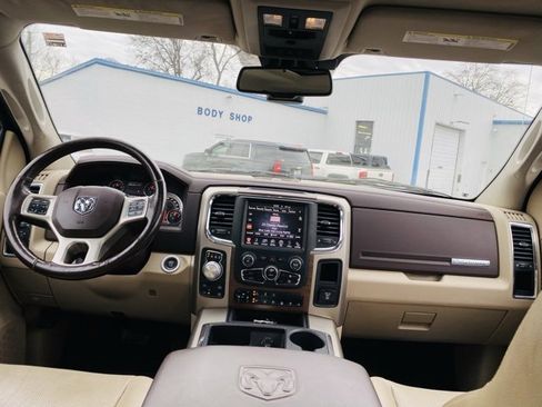 Used 2014 RAM 1500 Laramie w/ Convenience Group image 15