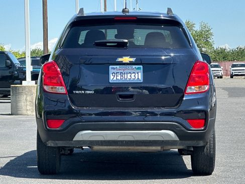 Used 2022 Chevrolet Trax LT w/ Driver Confidence Package image 5