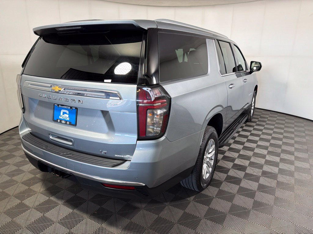 Used 2024 Chevrolet Suburban LT AWD/4WD image 7