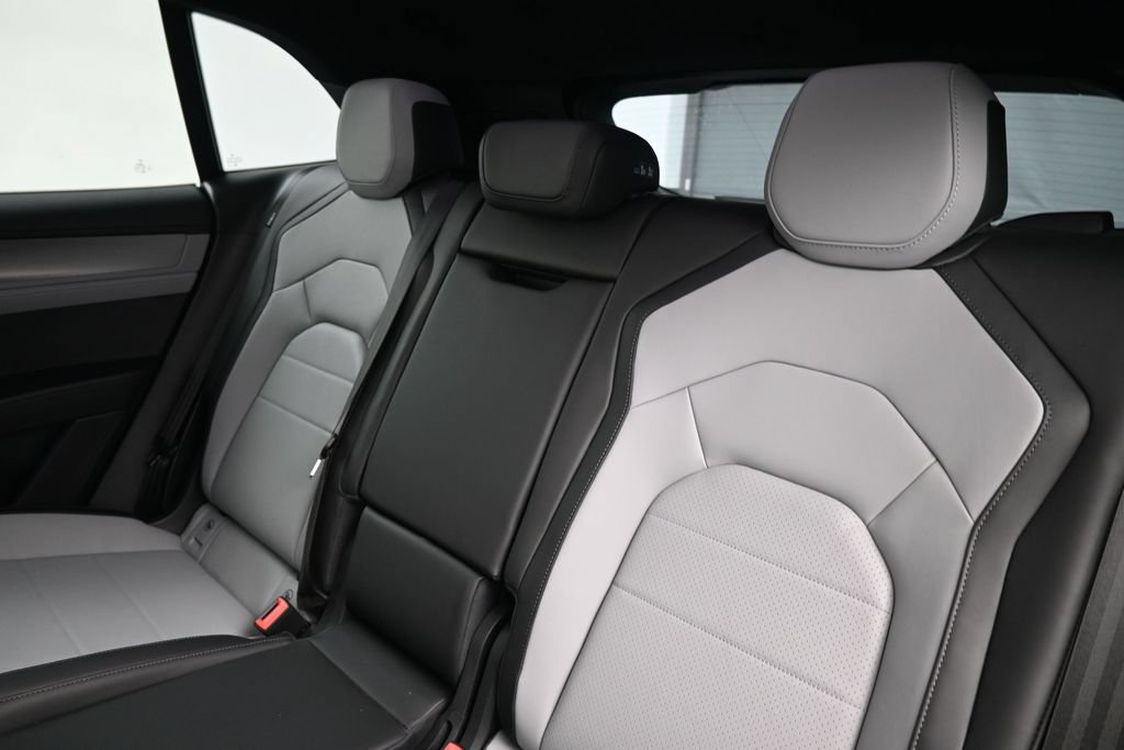 Used 2026 Porsche Cayenne Electric AWD/4WD image 6