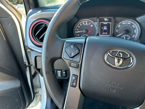 Used 2021 Toyota Tacoma TRD Off-Road w/ Technology Package image 21