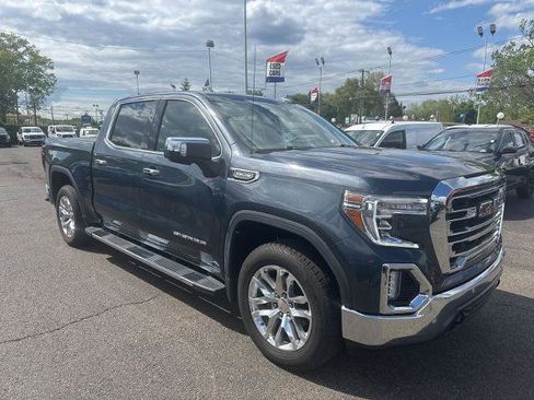 Used 2022 GMC Sierra 1500 SLT w/ SLT Premium Plus Package AWD/4WD image 3
