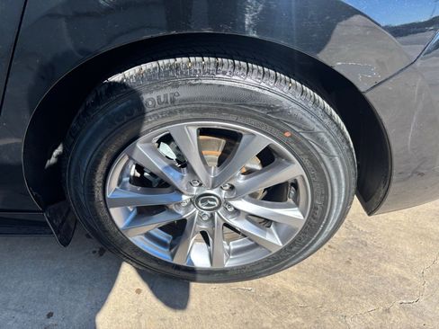 Used 2020 MAZDA MAZDA3 Sedan image 8