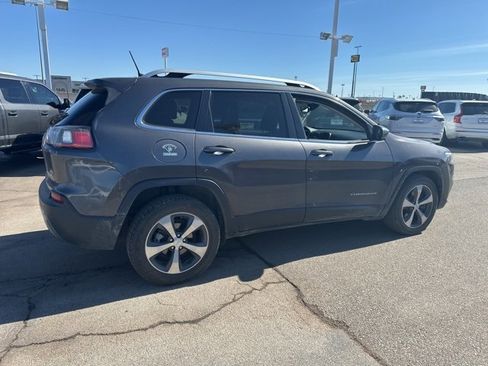 Used 2019 Jeep Cherokee Limited image 14