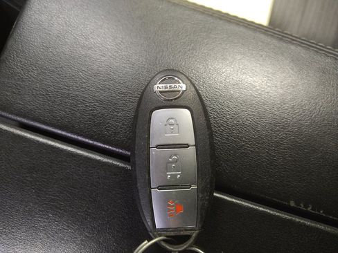 Used 2021 Nissan Rogue S FWD image 32