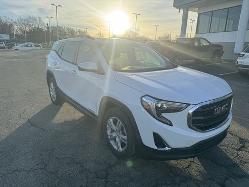 Used 2020 GMC Terrain SLE w/ Driver Convenience Package image 1