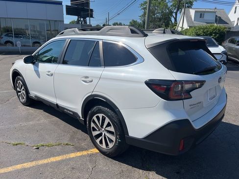 Used 2022 Subaru Outback Premium image 7
