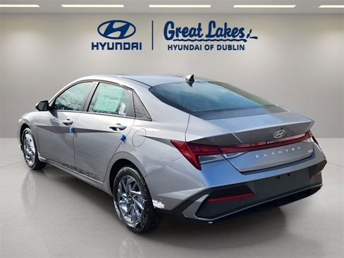 New 2026 Hyundai Elantra Blue image 3