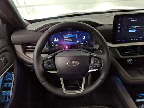 New 2025 Ford Explorer Platinum w/ Ultimate Package image 16