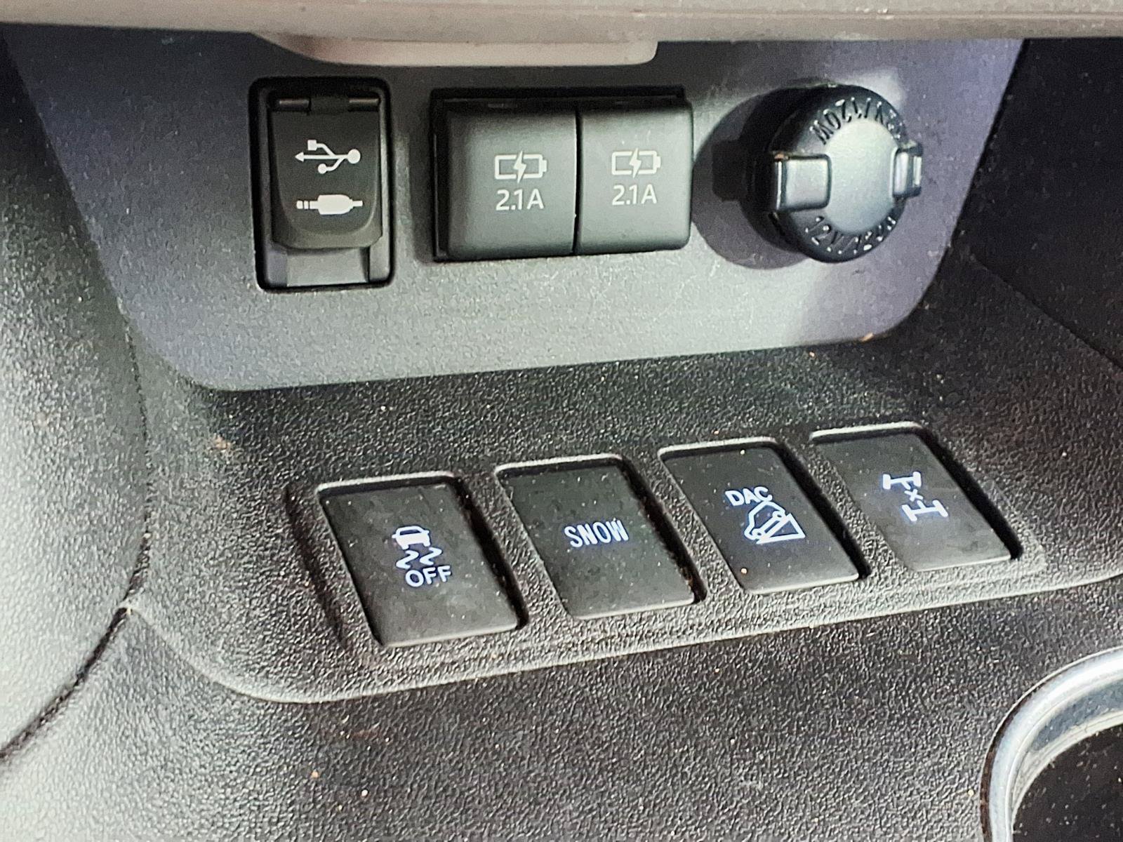 Used 2018 Toyota Highlander Limited w/ Protection Package #3 AWD/4WD image 24
