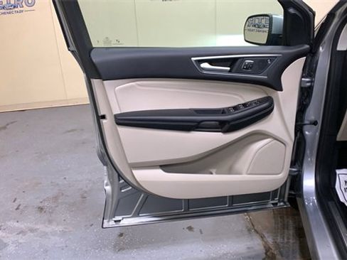 Certified 2024 Ford Edge Titanium image 27
