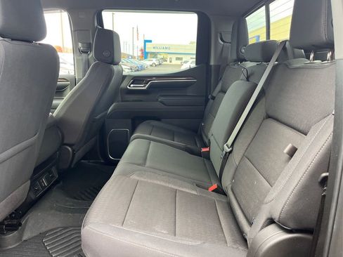 Used 2024 Chevrolet Silverado 1500 LT image 10