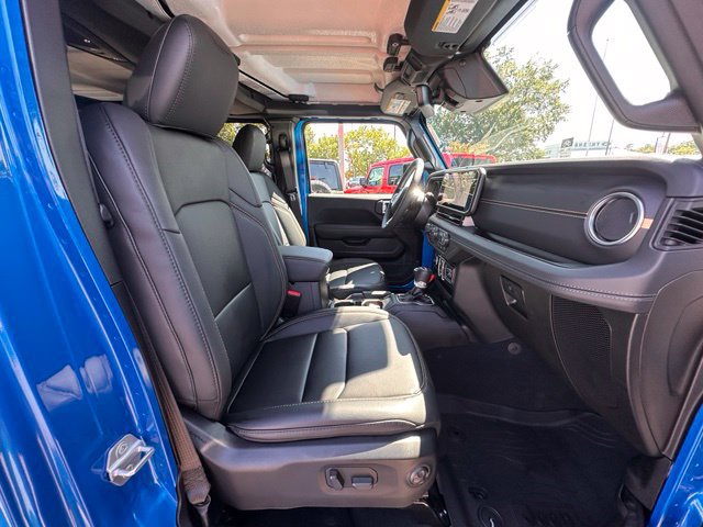 New 2026 Jeep Wrangler Unlimited Sahara AWD/4WD image 27