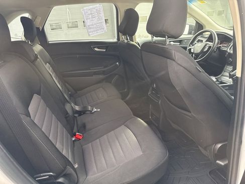 Used 2020 Ford Edge SE image 13
