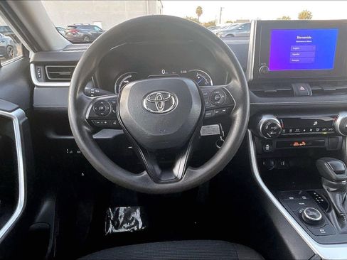 Used 2024 Toyota RAV4 LE AWD/4WD image 5
