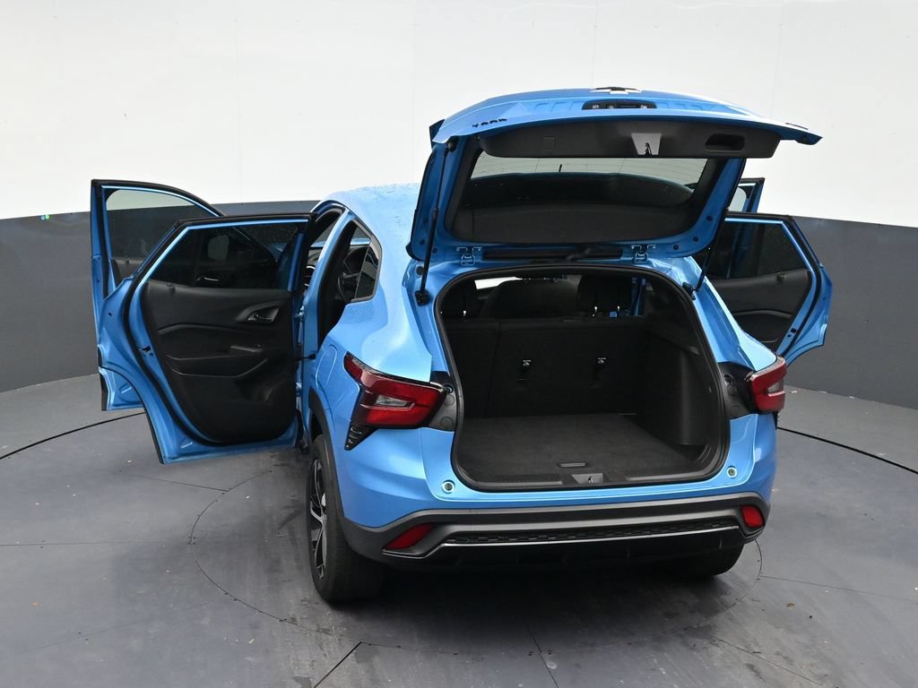 Used 2025 Chevrolet Trax RS FWD image 31
