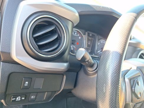 Used 2020 Toyota Tacoma SR5 image 20