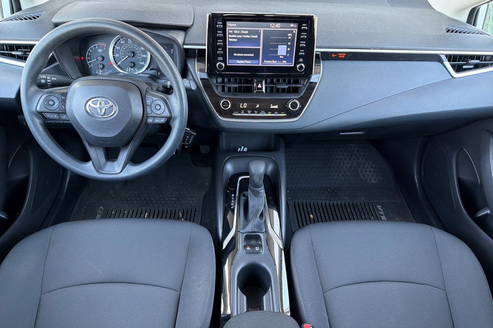 Used 2020 Toyota Corolla LE FWD image 17