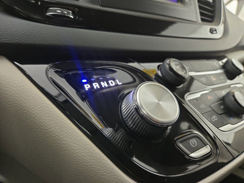 Used 2017 Chrysler Pacifica LX w/ Tire & Wheel Group image 23