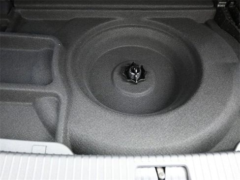 New 2026 Volkswagen Atlas SE image 14