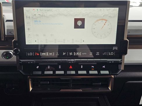 Used 2024 GMC Hummer EV 2X w/ Extreme Off-Road Package image 28