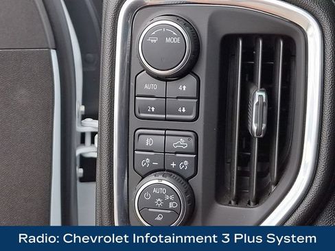 Used 2021 Chevrolet Silverado 1500 LT Trail Boss w/ Convenience Package II AWD/4WD image 9