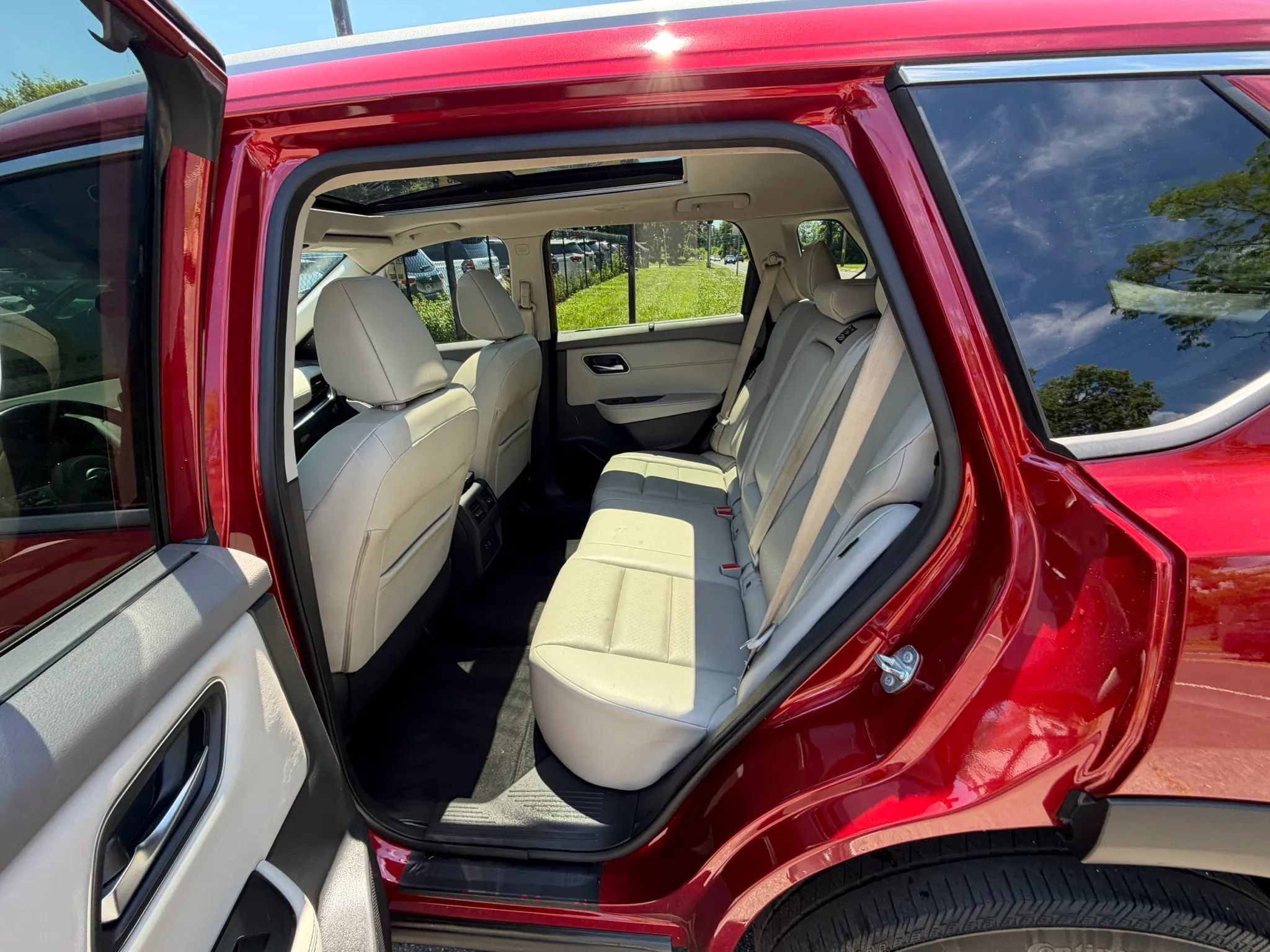 Used 2021 Nissan Rogue SV w/ Premium Package AWD/4WD image 18