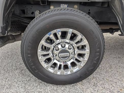 Used 2022 Ford F250 Lariat w/ Chrome Package AWD/4WD image 26