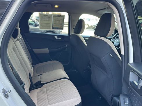 Used 2020 Ford Escape SE image 11