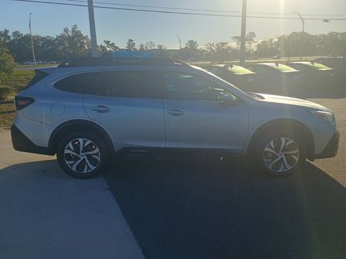 Certified 2022 Subaru Outback Limited image 4