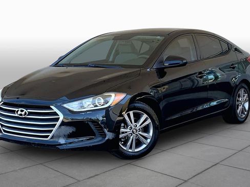 Used 2017 Hyundai Elantra SE FWD image 1