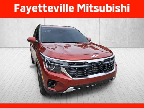 Used 2025 Kia Seltos S AWD/4WD image 4