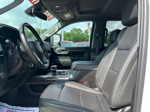 Used 2024 Chevrolet Silverado 1500 LTZ AWD/4WD image 38