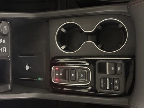 Used 2025 Honda Pilot Black Edition image 10
