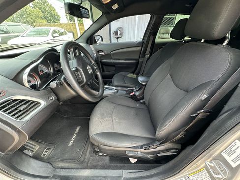 Used 2014 Dodge Avenger SE FWD image 7