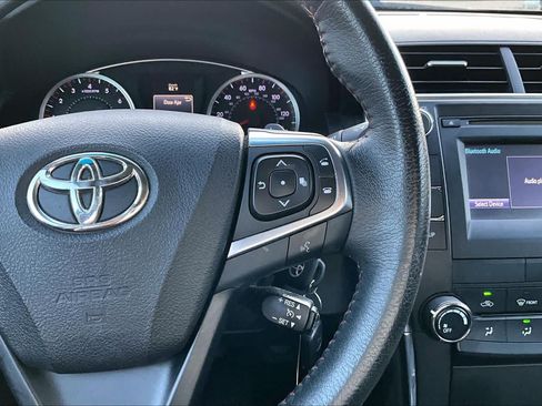 Used 2017 Toyota Camry SE FWD image 21