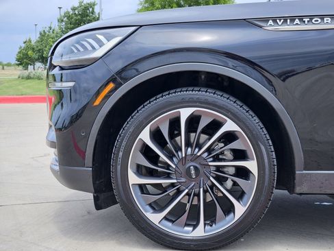 Used 2024 Lincoln Aviator Reserve w/ Equipment Group 201A RWD image 11