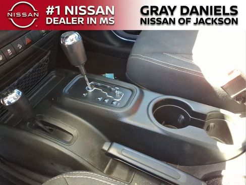 Used 2018 Jeep Wrangler Unlimited Sahara w/ Connectivity Group image 19